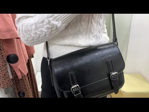 ❤️ Verejná masturbácia mladej sučky FeralBerry s robertkom v skúšobnej miestnosti ️❌ Šukanie video na nás sk.yourxxxvideos.ru ❌❤